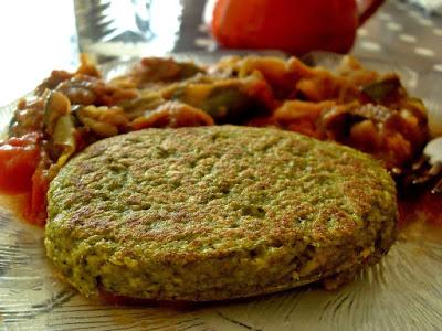 Steaks de brocolis aux cacahuètes (Vegan)