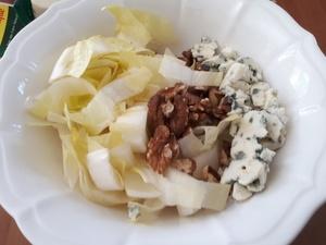 Salade d'Endive, Noix et Roquefort Cliquer sur les photographies pour les agrandir