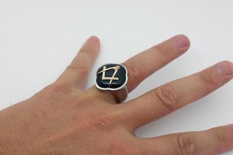 Chevaliere onyx chevaliere homme en or avec pierre onyx naturelle