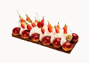 Le Saint Honoré Vanille-Fraise de Hugo & Victor