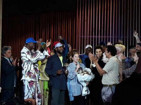 Festival de mode à Hyères: le grand prix du jury remis à Rushemy Botter et Lisi Herrebrugh