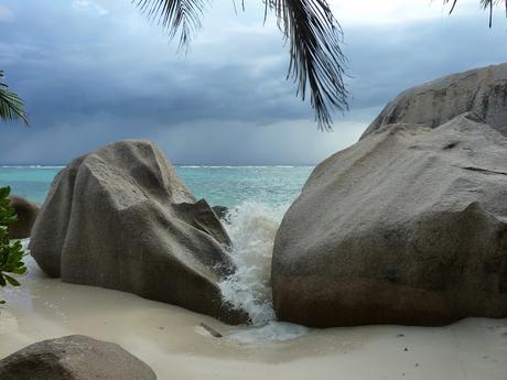 Union Estate : Emmanuelle sur la plus belle plage des Seychelles