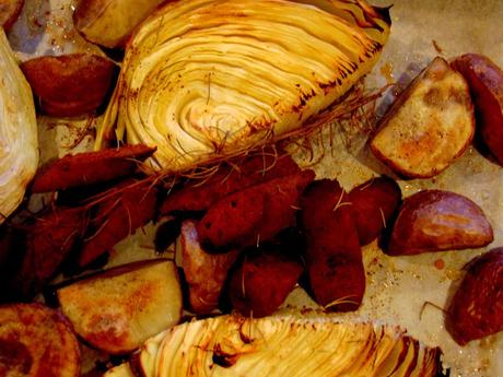 Légumes et saucisse au four pour soir pressé ou paresseux