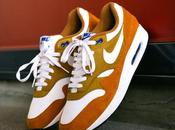 comparé Nike “Curry” 2018 version