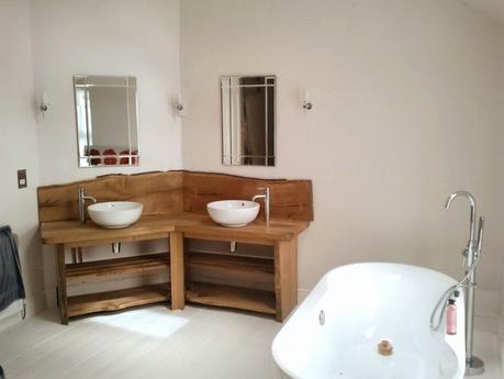 Meuble Salle De Bain Bois Brut MEUBLE double vasque en bois Meuble Salle De Bain Bois Brut MEUBLE double vasque en bois brut Dans la