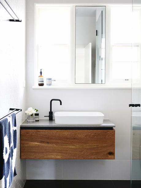 Petit Meuble Salle De Bains Petit Meuble Salle De Bains Meuble Salle De Bain Bois 35 Photos De Style Rustique