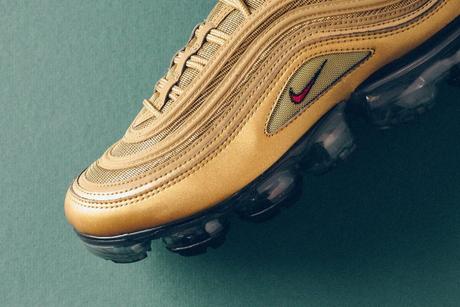 Nike Air Vapormax 97 Metallic Gold