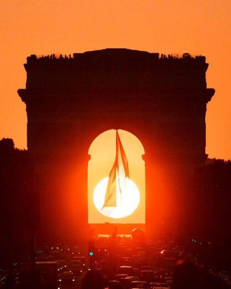 [AGENDA PHOTOGRAPHIE] : Ce soir, le soleil se couchera dans l’axe de l’Arc de Triomphe