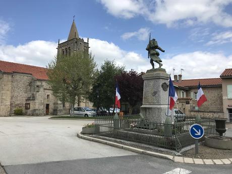 Villages du Forez et réflexions dans la Loire...