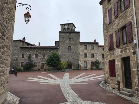 Villages du Forez et réflexions dans la Loire...