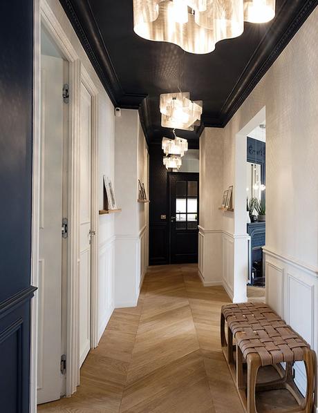 appartement vincennes deco decoration paris blog couloir plafond noir bleu parquet