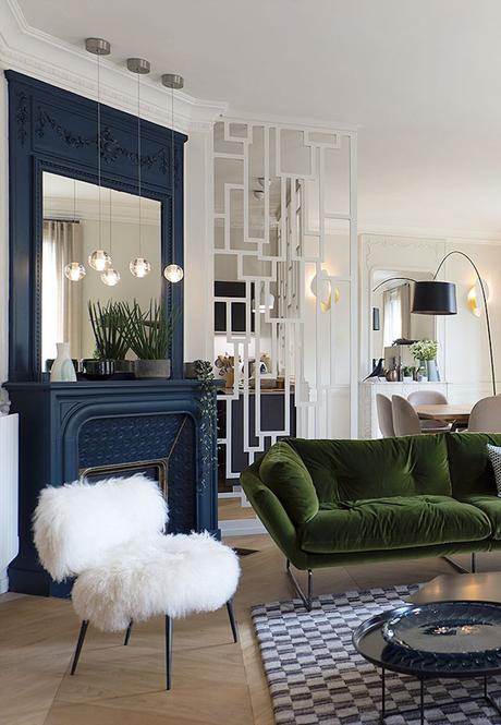 apaprtement vincennes salon canape vert cheminee bleu tapis paris deco blog decoration