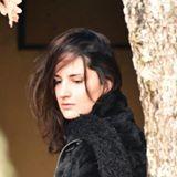 Photo de profil de Alexandra Gonzalez Auteur, L’image contient peut-être : 1 personne, gros plan