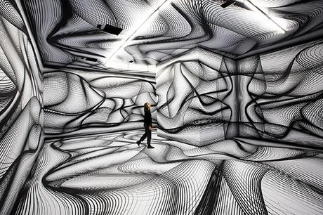 PETER KOGLER Untitled, 2018 Impression digitale sur vinyle Dimensions variables © Photo Aldo Paredes pour la Rmn-Grand Palais, 2018