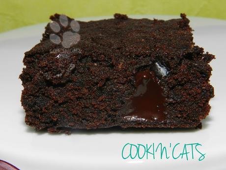 BROWNIES AUX PEPITES DE CHOCOLAT (sans gluten, vegan) BROWNIES AUX PEPITES DE CHOCOLAT (sans gluten, vegan)