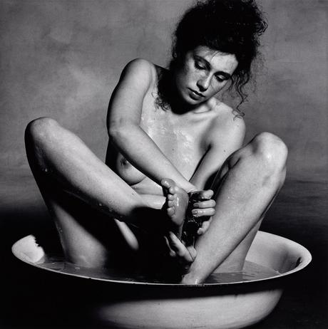 Irving Penn, Soaping sole of foot, New York, 1978