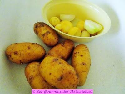 Navets et pommes de terre à l'ail, accompagnés d'une pâte origan-lierre terrestre (Vegan)