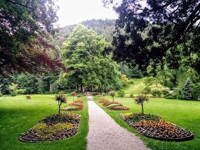 Kurpark Mittenwald: là tout n'est qu'ordre et beauté, luxe, calme et volupté!