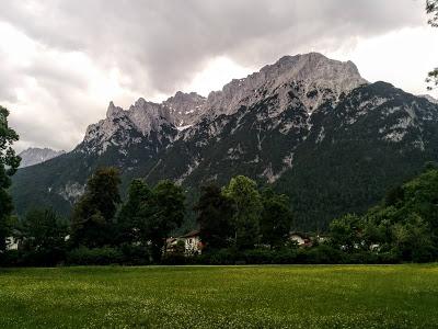 Kurpark Mittenwald: là tout n'est qu'ordre et beauté, luxe, calme et volupté!