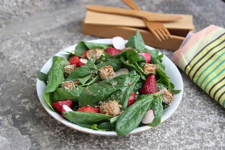 https://cuillereetsaladier.blogspot.com/2018/05/salade-epinards-fraises-et-tofu-pane-la.html