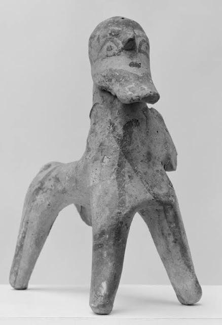 Le musée du Louvre envahi par des Centaures