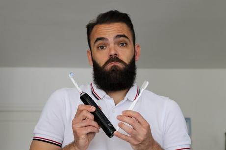 Que choisir entre brosse à dents électrique et manuelle