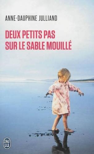 Couverture Deux petits pas sur le sable mouillÃ©