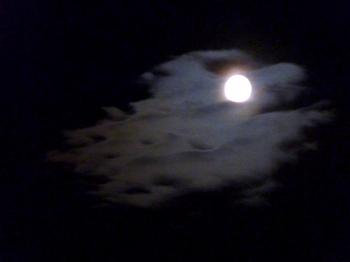 interlude,nuit,nuage,lune,ciel nocturne,blog littéraire de christian cottet-emard,photo,image