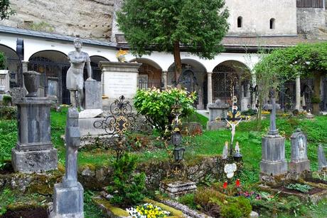 salzbourg city guide cimetière saint pierre petersfriedhof