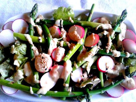 Salade d'asperges et radis à la japonaise