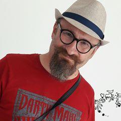 Photo de profil de Nicolas Bouchard, L’image contient peut-être : 1 personne, lunettes, barbe, chapeau et gros plan