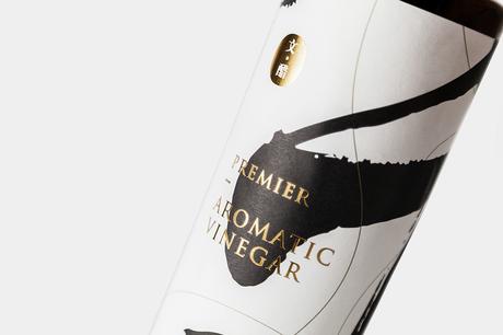 Le Packaging Wen Vinegar, de la matière à l'illustration par le Studio Rong
