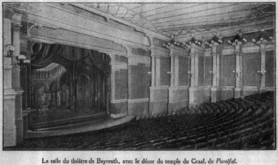 Bayreuth 1909. Le chef machiniste Kranich en conversation avec le grand duc de Hesse. (The Graphic 4  /Les Annales )