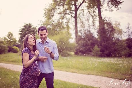 photographe couple grossesse exterieur printemps