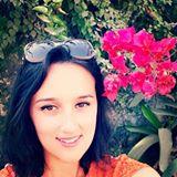 Photo de profil de Alexiane De Lys, L’image contient peut-être : 1 personne, sourit, fleur, plante et plein air