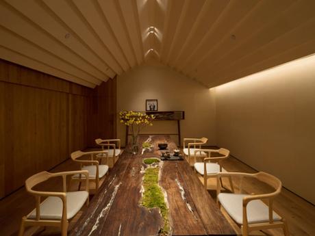 Un salon de thé moderne et à la décoration inspirée de la nature