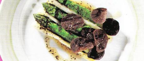 Les premières asperges violettes, fins poireaux, dernières truffes noires