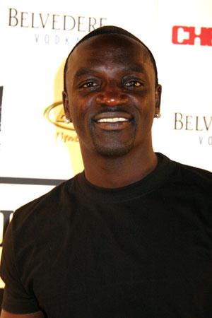 Le single de Akon et Michael Jackson circule sur le Net