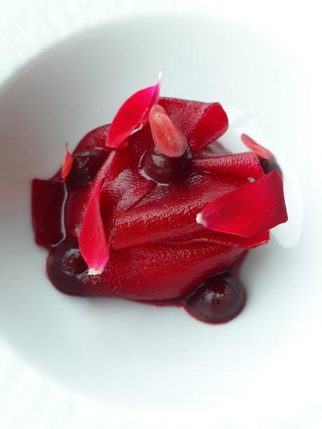Navet Daïkon, oignon rouge, betterave rouge © Gourmets&co