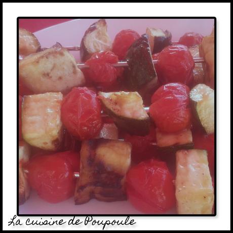 Brochettes courgettes, aubergines, tomates cerise à la plancha