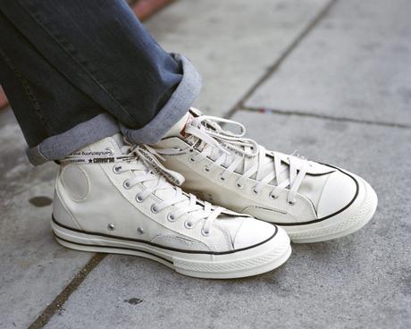 Shane Gonzalez s’amuse de la culture DIY avec ses Converse x Midnight Studio midnight studio x converse