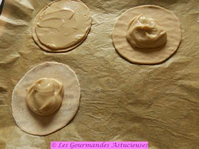Tarte fine à la Rhubarbe avec une crème pâtissière Vegan Tarte fine à la Rhubarbe avec une crème pâtissière Vegan