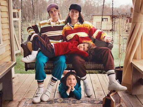 Tasha Tilberg et sa famille posent pour Acne Studios Tasha Tilberg et sa famille posent pour Acne Studios