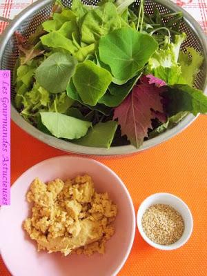 Repas complet Vegan et healthy (pois chiches, chou, salade) Repas complet Vegan et healthy (pois chiches, chou, salade)