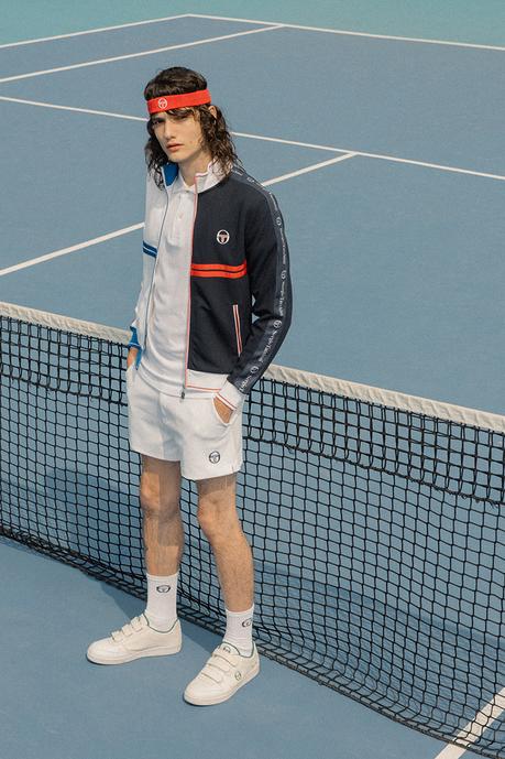 Sergio Tacchini et Andrea Crews réinventent la tenue de tennis Sergio Tacchini et Andrea Crews réinventent la tenue de tennis