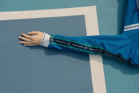 Sergio Tacchini et Andrea Crews réinventent la tenue de tennis Sergio Tacchini et Andrea Crews réinventent la tenue de tennis