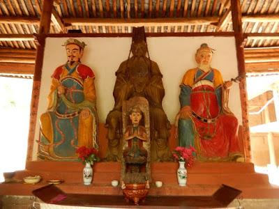 三皇殿, Sanhuang Dian．Temple des trois Empereurs, toujours sur Weibaoshan