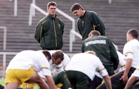 Les Springboks version Rassie Erasmus : le renouveau du rugby Sud-Africain ? Mallett et Meyer, coach et adjoint des Boks avant le bug de l’an 2000.