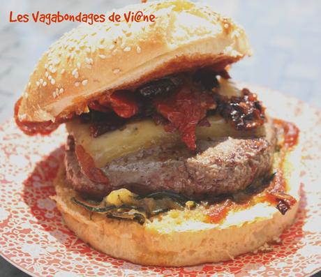 Burger steack, courgette et confit d'oignon