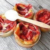 Mise à l'honneur#35 Clafoutis fraise rhubarbe au yaourt - Les Gourmandises d'Is